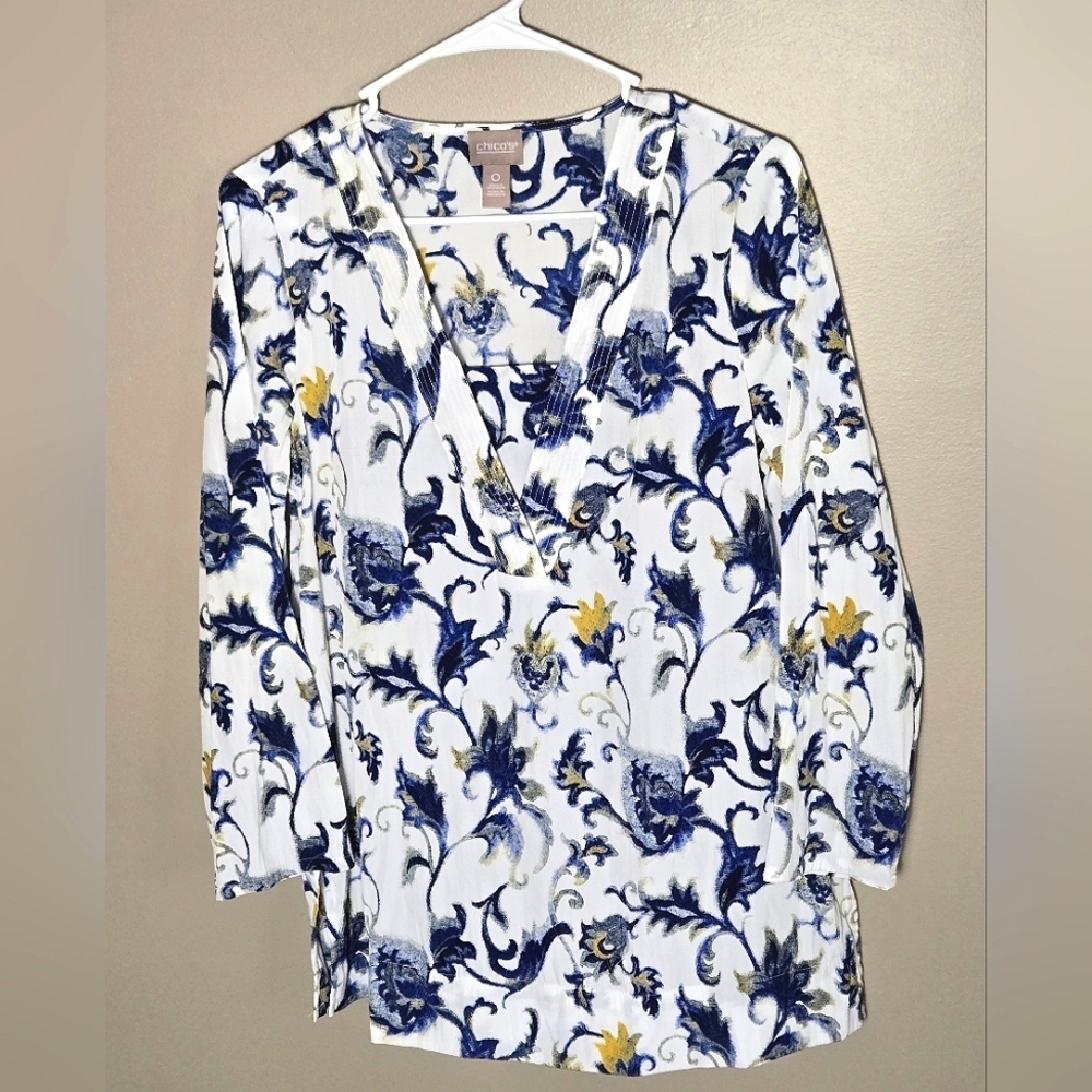 Women's Chico's Elegant Floral V-Neck Blouse, Size 0/Medium